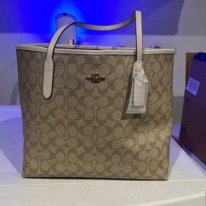 Coach Signature City Tote